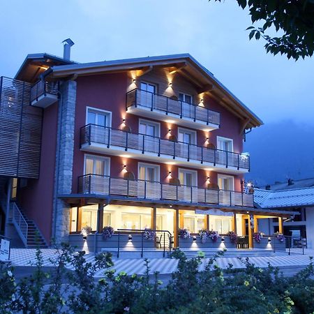 Hotel Gran Vacanze Rooms & Apartments Dimaro Exterior foto