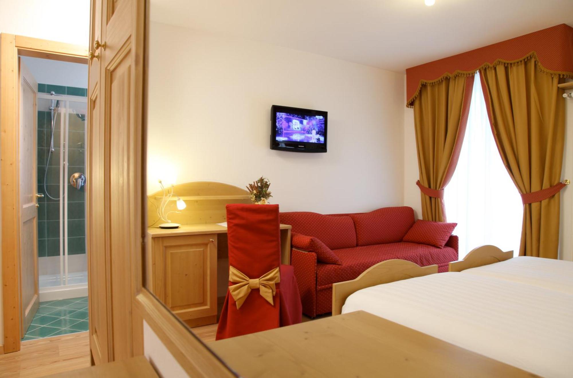 Hotel Gran Vacanze Rooms & Apartments Dimaro Exterior foto