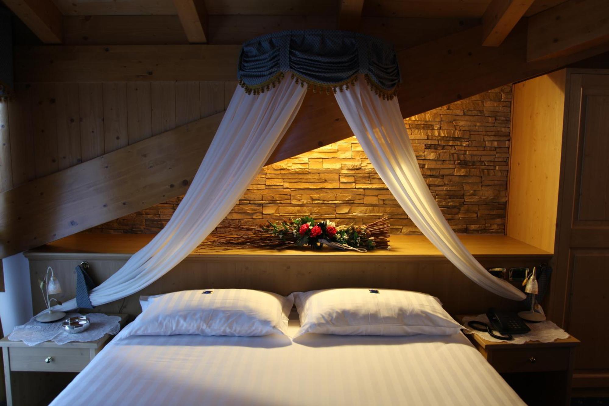 Hotel Gran Vacanze Rooms & Apartments Dimaro Exterior foto