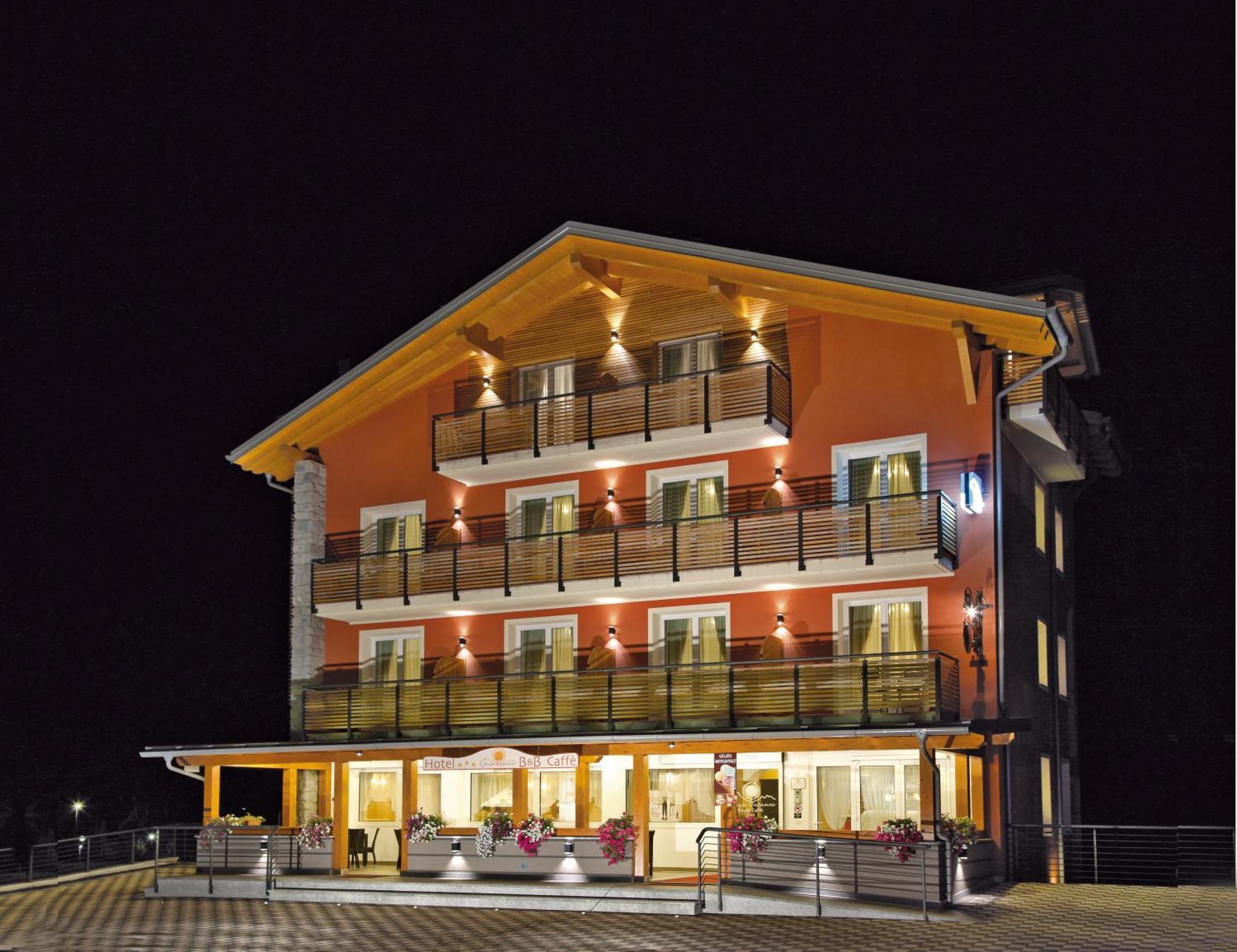 Hotel Gran Vacanze Rooms & Apartments Dimaro Exterior foto