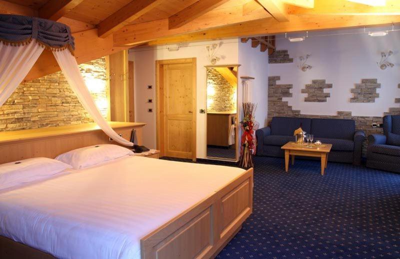 Hotel Gran Vacanze Rooms & Apartments Dimaro Zimmer foto