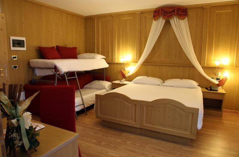 Hotel Gran Vacanze Rooms & Apartments Dimaro Zimmer foto