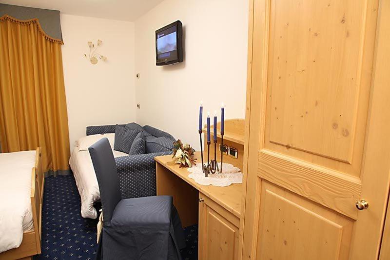 Hotel Gran Vacanze Rooms & Apartments Dimaro Zimmer foto